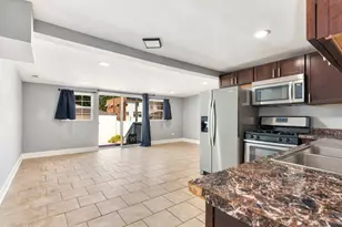 6562 N Damen Ave, Chicago, IL 60645 - Photo 8