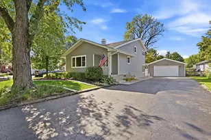 709 S Cedar Rd, New Lenox, IL 60451 - Photo 1