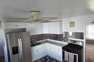 427 Kenyon Ave, Romeoville, IL 60446 - Photo 12