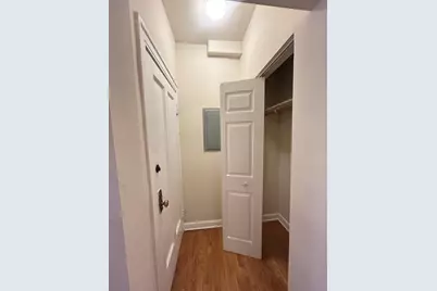 1345 1/2 W Touhy Avenue #1W, Chicago, IL 60626 - Photo 4
