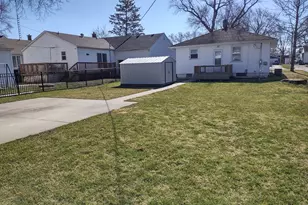912 Douglas St, Morris, IL 60450 - Photo 14