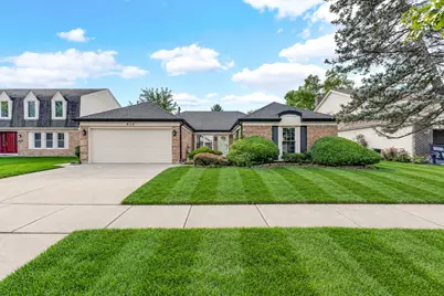 620 Cobblestone Lane, Buffalo Grove, IL 60089 - Photo 2