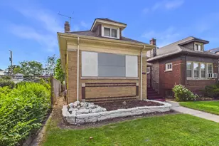 7826 S Paxton Ave, Chicago, IL 60649 - Photo 2