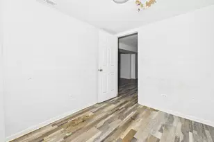 7826 S Paxton Ave, Chicago, IL 60649 - Photo 24
