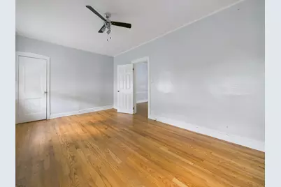 7826 S Paxton Avenue, Chicago, IL 60649 - Photo 10