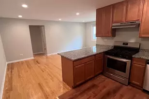 2036 W Foster Ave, Chicago, IL 60625 - Photo 4
