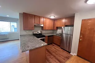 2036 W Foster Ave, Chicago, IL 60625 - Photo 2