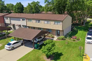 490 Tahoe Cir Dr, Wheeling, IL 60090 - Photo 2
