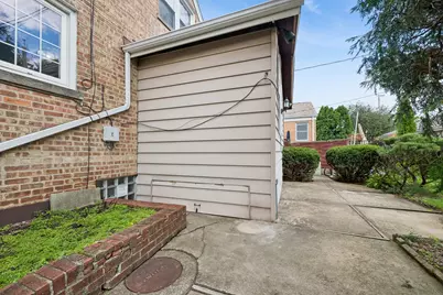 6219 N Kedvale Avenue, Chicago, IL 60646 - Photo 20