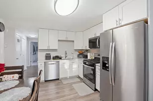 125 Bellevue Dr, Round Lake Park, IL 60073 - Photo 6