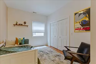 7028 N Ridge Blvd, Chicago, IL 60645 - Photo 14