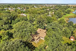 6S383 Shagbark Ln, Aurora, IL 60506 - Photo 40