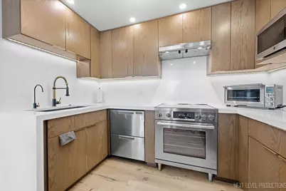 1516 N State Parkway #8C, Chicago, IL 60610 - Photo 8