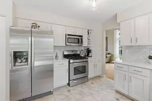 1422 Almaden Ln, Gurnee, IL 60031 - Photo 6