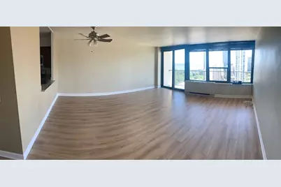 1560 N Sandburg Terrace #2104, Chicago, IL 60610 - Photo 8