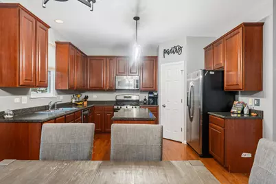 2425 Sir Barton Lane, Montgomery, IL 60538 - Photo 6