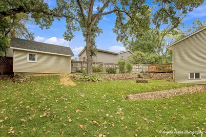 5104 E Lake Shore Drive, Wonder Lake, IL 60097 - Photo 6