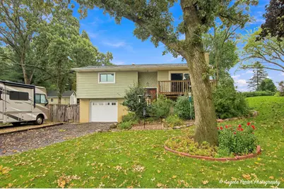 5104 E Lake Shore Drive, Wonder Lake, IL 60097 - Photo 2