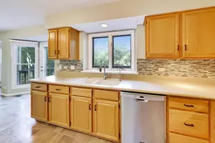 250 Knoll St, Wheaton, IL 60187 - Photo 12