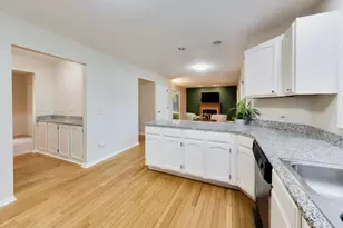 1120 Sumner Cir, Gurnee, IL 60031 - Photo 10