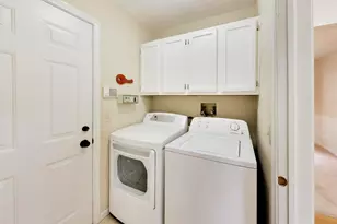 1120 Sumner Cir, Gurnee, IL 60031 - Photo 16