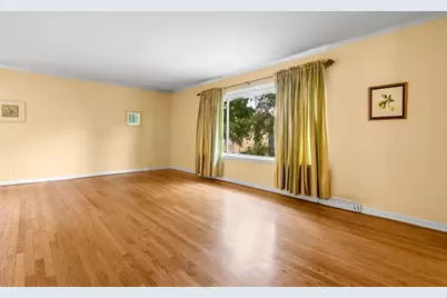 [Address not provided], Riverside, IL 60546 - Photo 8
