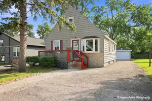 1621 Round Lake Dr, Round Lake Beach, IL 60073 - Photo 1