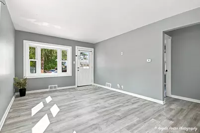 1621 Round Lake Drive, Round Lake Beach, IL 60073 - Photo 8
