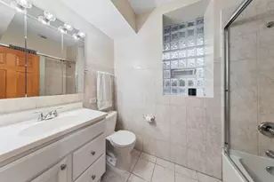 846 W Newport Ave, Chicago, IL 60657 - Photo 14