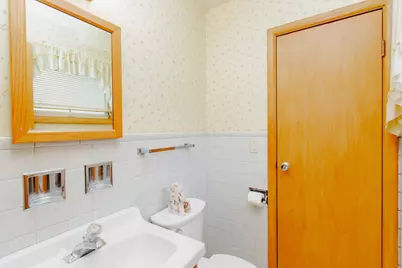 255 W Walnut Avenue, Des Plaines, IL 60016 - Photo 14