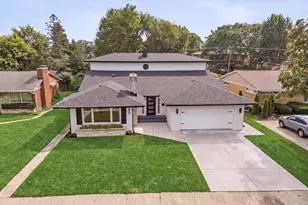 1425 Stonegate Rd, La Grange Park, IL 60526 - Photo 2