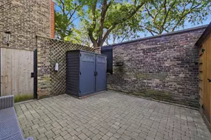 1915 N Cleveland Ave, Chicago, IL 60614 - Photo 22