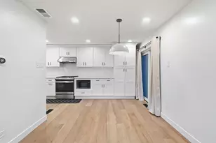 1915 N Cleveland Ave, Chicago, IL 60614 - Photo 8