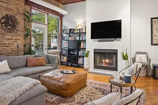 2021 W Willow St, Chicago, IL 60647 - Photo 2