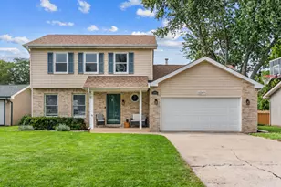 6114 1/2 Leonard Ave, Downers Grove, IL 60515 - Photo 1