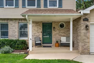 6114 1/2 Leonard Ave, Downers Grove, IL 60515 - Photo 2