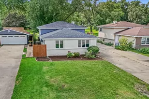 1N542 Goodrich Ave, Glen Ellyn, IL 60137 - Photo 1