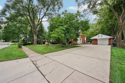 213 Edgemont Street, Mundelein, IL 60060 - Photo 2