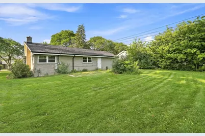 807 E Golfview Drive, Mount Prospect, IL 60056 - Photo 8