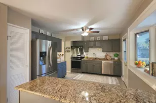 132 N Kitson Dr, Palatine, IL 60074 - Photo 12