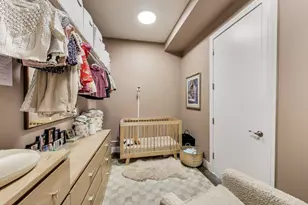 2246 N Western Ave, Chicago, IL 60647 - Photo 14
