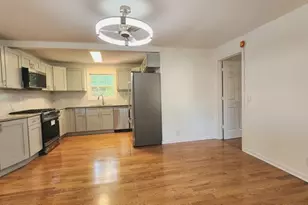 23217 W N Lakewood Ln, Lake Zurich, IL 60047 - Photo 8