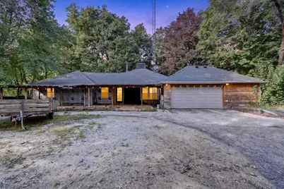 1080 W Jackson Street, Belvidere, IL 61008 - Photo 1