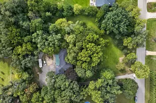 1080 W Jackson St, Belvidere, IL 61008 - Photo 2
