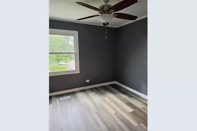 304 Creekside Court #304, Vernon Hills, IL 60061 - Photo 12