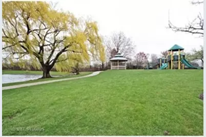 304 Creekside Court #304, Vernon Hills, IL 60061 - Photo 14