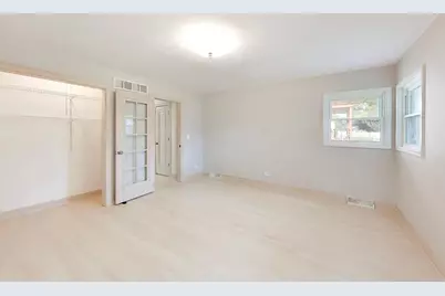 221 S Elmhurst Avenue, Mount Prospect, IL 60056 - Photo 18