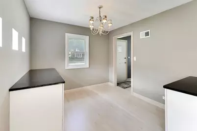 221 S Elmhurst Avenue, Mount Prospect, IL 60056 - Photo 8