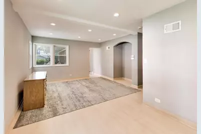 221 S Elmhurst Avenue, Mount Prospect, IL 60056 - Photo 12