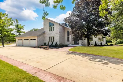 8920 Royal Drive, Burr Ridge, IL 60527 - Photo 2